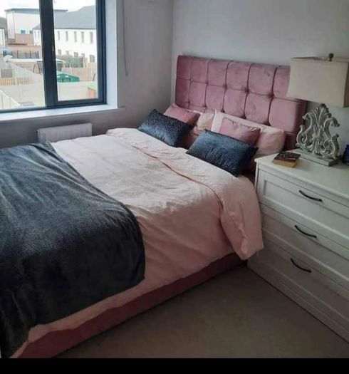 Brand New Double and King Size Divan beds. New Tufted MATTRESSES and storage drawers available
