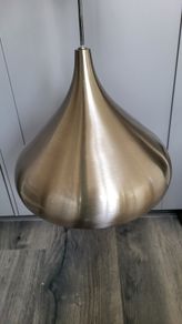 2 Ceiling pendant lights