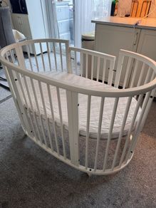 Baby cot - wood