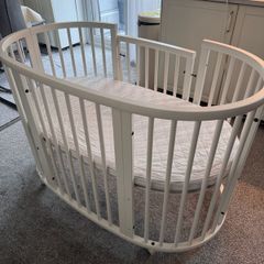 Baby cot - wood