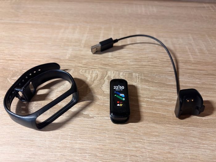 Samsung Galaxy Fit2 Black With Charger