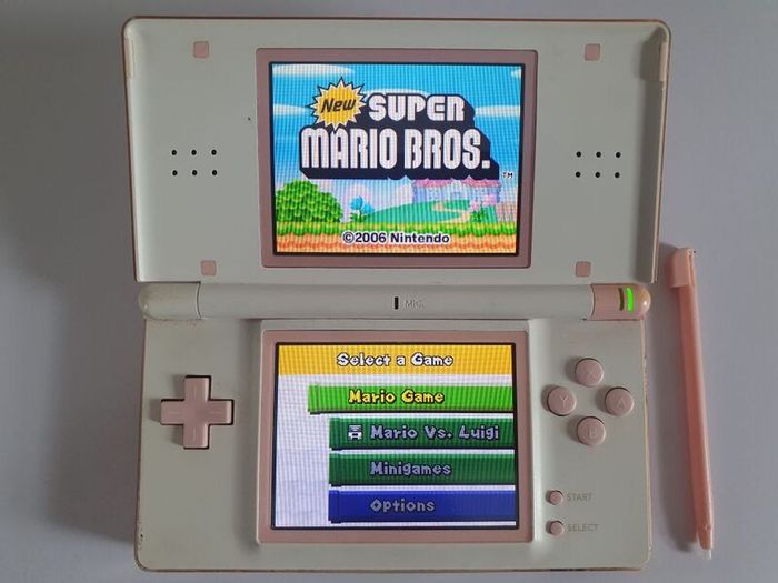Nintendo DS Lite pink/white