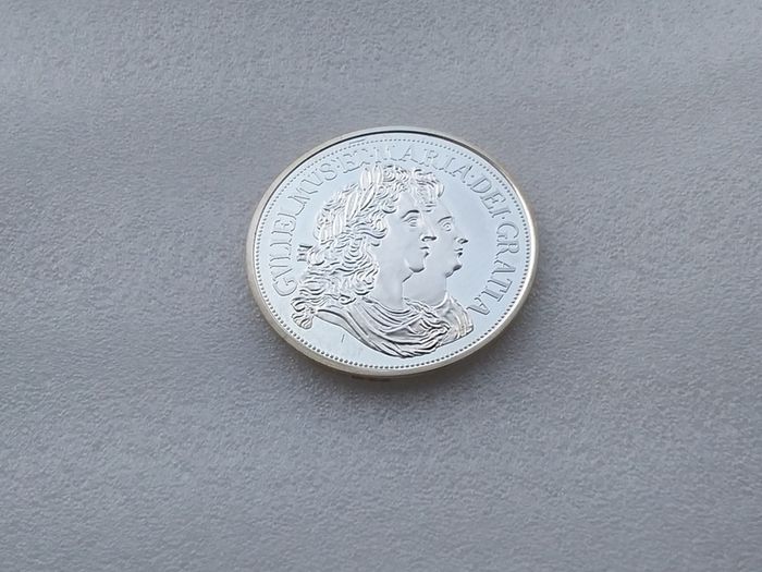 United Kingdom : William and Mary Coin - " The Millionaires Collection " 2007   Re-Strike .925 Silver