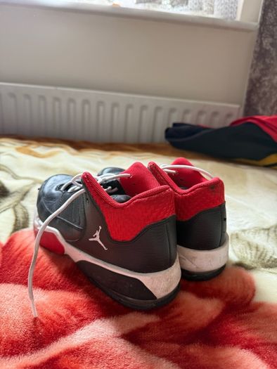 Excellent condition Jordan's size 8 uk