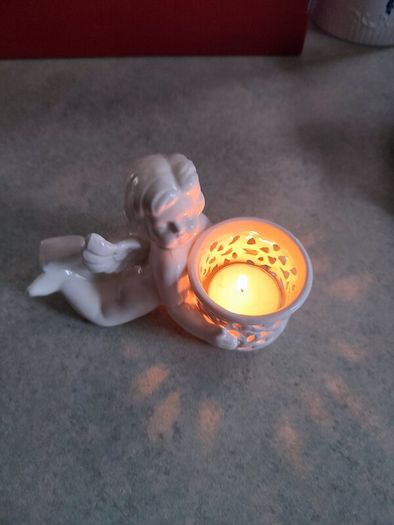 Small angel figurines candle holder