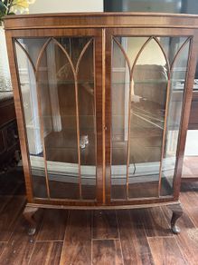 Glass display cabinet