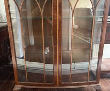 Glass display cabinet