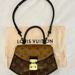Louis Vuitton Tilsitt Bag