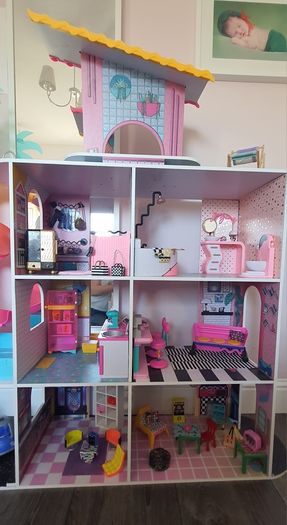 LOL dollhouse