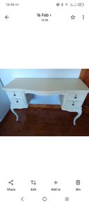 dressing table