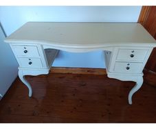 dressing table