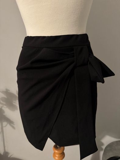 Boohoo skirt