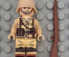 Lego compatible, military figures, German Africa korp. 15 figures plus rifles.