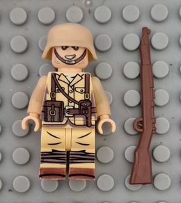 Lego compatible, military figures, German Africa korp. 15 figures plus rifles.