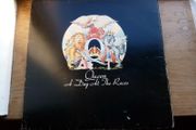 1976 Queen A Day At The Races Emi Emtc 104 12in Vinyl