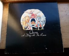 1976 Queen A Day At The Races Emi Emtc 104 12in Vinyl
