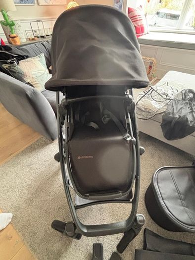 Uppababy Vista 2 Travel System and Cybex Car Seat