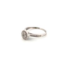 18kt White Gold Solitaire Illusion Set Halo Ring