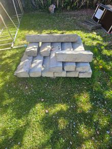 Concrete kerb
