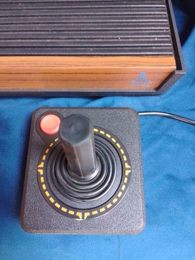 Atari 2600 'woody' console set with ganes