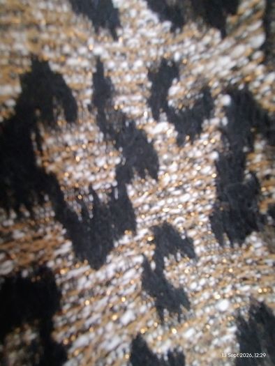 Leopard print cropped trousers