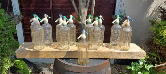 Antique Pub Memorabilia, Soda Syphons, garden  Bar,House  Bar