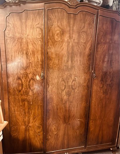Antique Bedroom Furniture