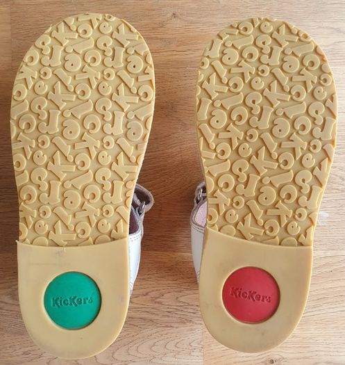 Great Girls White Kickers Sandals Size 13