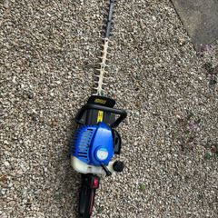 Hyundai HYT2622 hedge trimmer 2 stroke light use