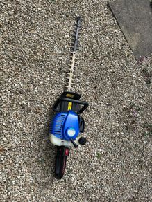 Hyundai HYT2622 hedge trimmer 2 stroke light use