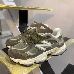 womans new balance size 4