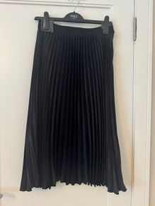 H&M pleated skirt