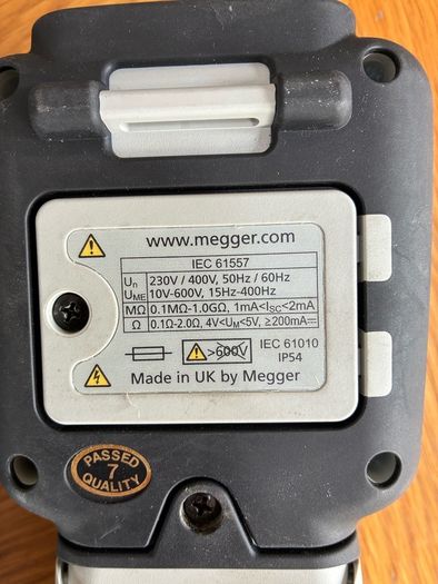 Megger MIT410/2 Digital insulation tester
