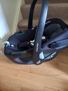 Car seat and isofix