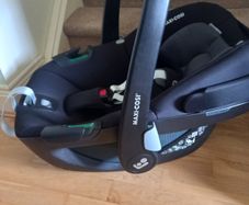 Car seat and isofix