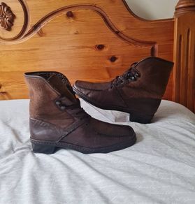 gabor brown boots leather/suade Size 8 eu 42 in excellent condition