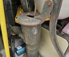 Vintage Cast Iron Hand Water Pump  Rustic Garden / Farm Feature