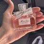 Eau de Parfume Dior and cosmetic bag. Set Image 3
