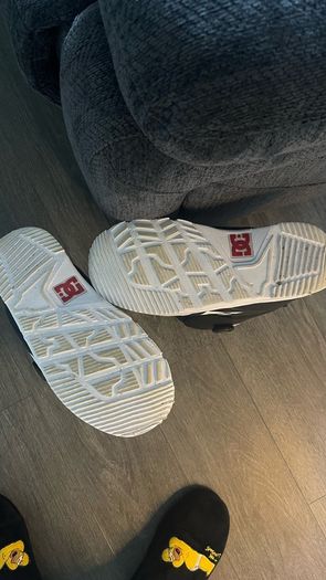 DC snowboarding boots