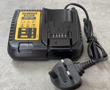 Dewalt DCB115 XR Fast Battery Charger Lithium Ion  Multi-Voltage 10.8V-18V UK