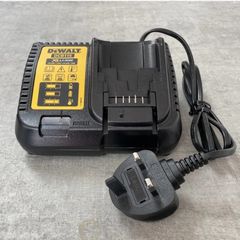 Dewalt DCB115 XR Fast Battery Charger Lithium Ion  Multi-Voltage 10.8V-18V UK