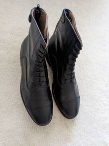 Equestrian boots and half chaps