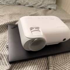 Yoton y9 full hd projector with Netflix