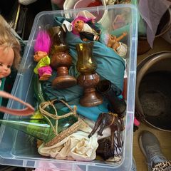 more carboot items