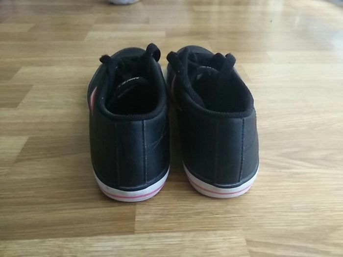 Nike Black Runners with Pink Tick