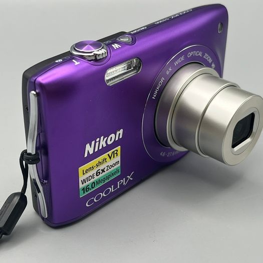 Nikon Coolpix S3300 16MP Digital Camera Purple - Full Kit