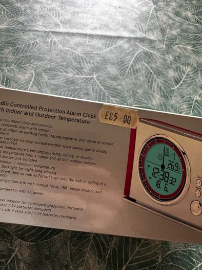 Oregon Scientific Ferrari Maranello FSP-301 projection alarm/weather clock