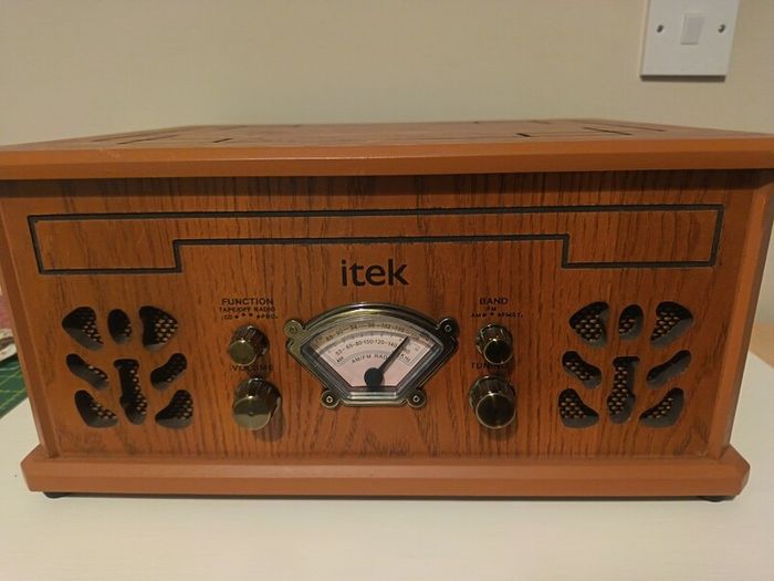 iTek Nostalgic Music System (Model i60011)