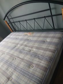 King Size Bed.