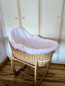 Baby Rocking Moses Basket / Bassinet with Stand